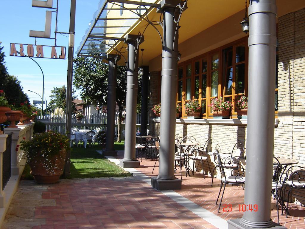 Hotel La Rosa Ronta Exterior photo