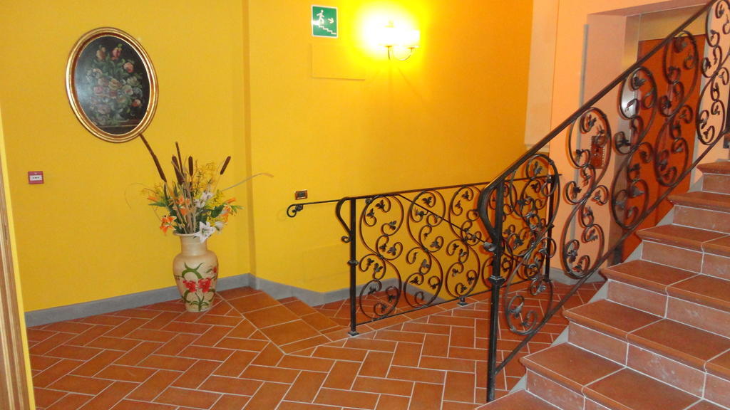 Hotel La Rosa Ronta Exterior photo