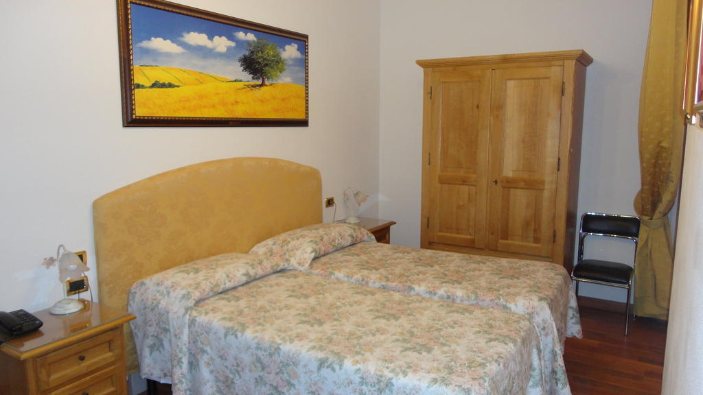 Hotel La Rosa Ronta Room photo