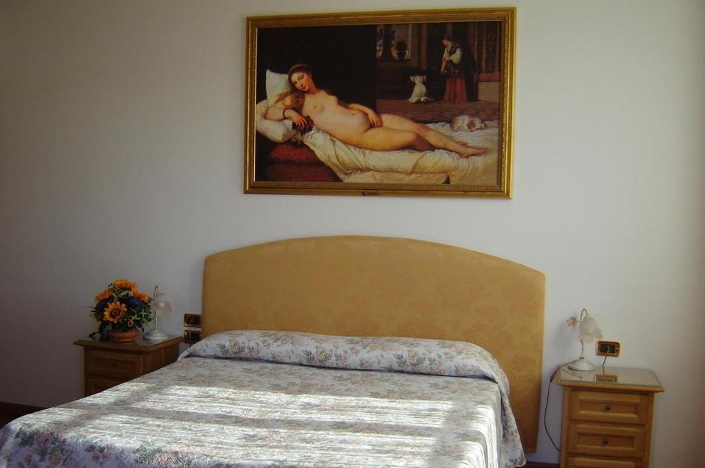 Hotel La Rosa Ronta Room photo